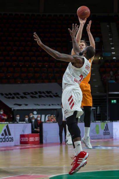 队策略与运 队策略与运